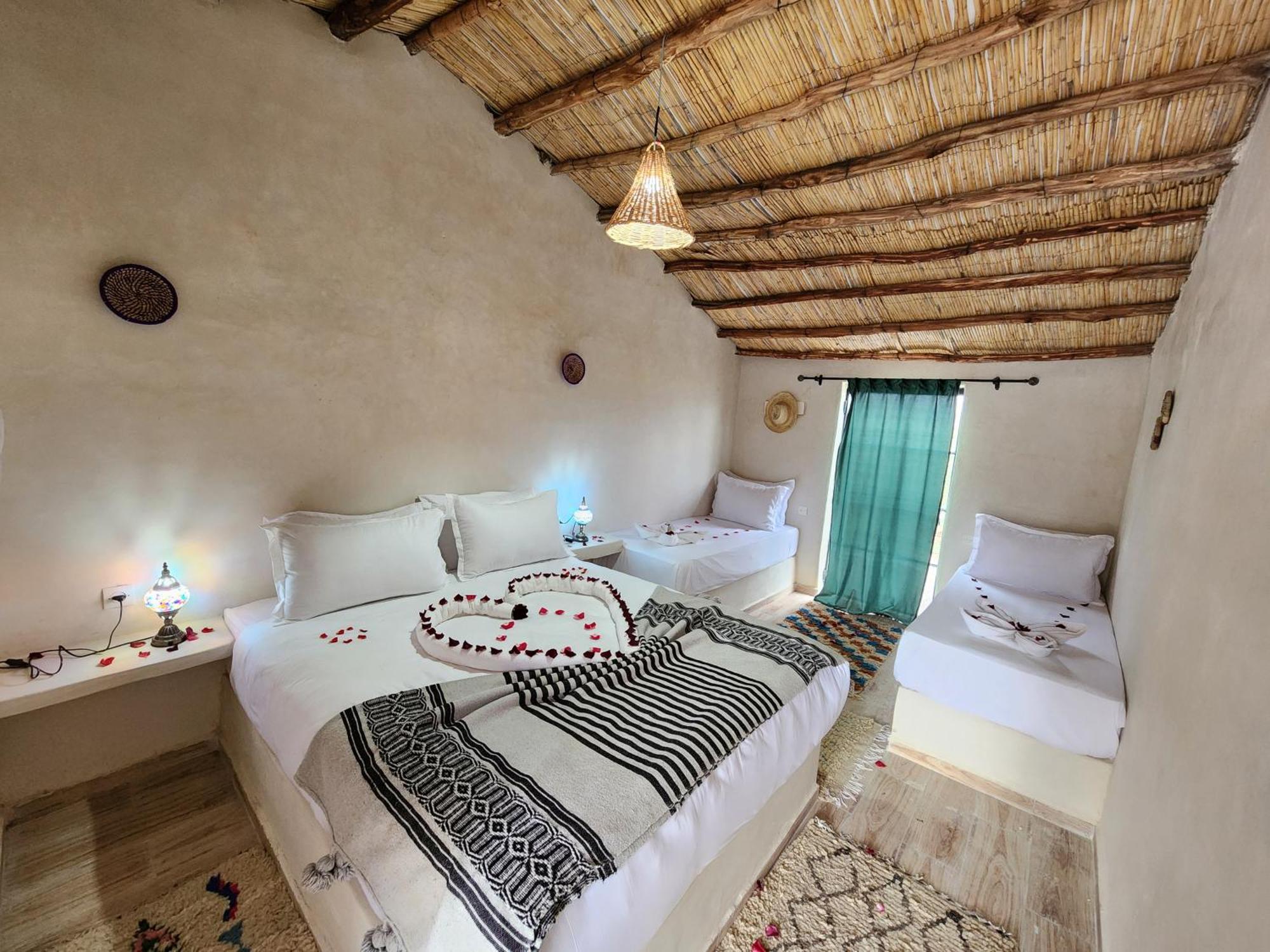 Bed and Breakfast Les Jardins D Amizmiz 6 Piscines Wawizelte Exterior foto