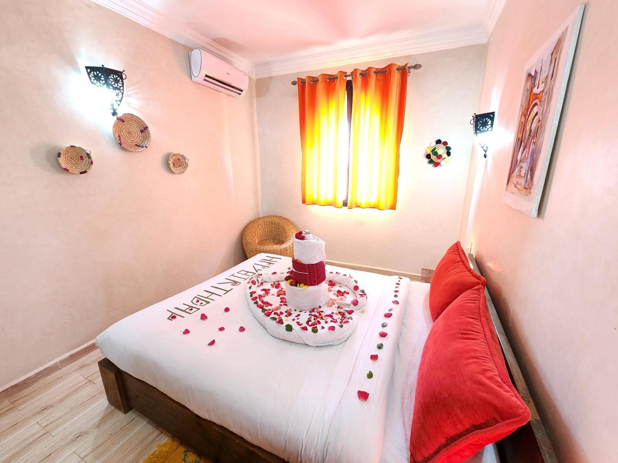 Bed and Breakfast Les Jardins D Amizmiz 6 Piscines Wawizelte Exterior foto